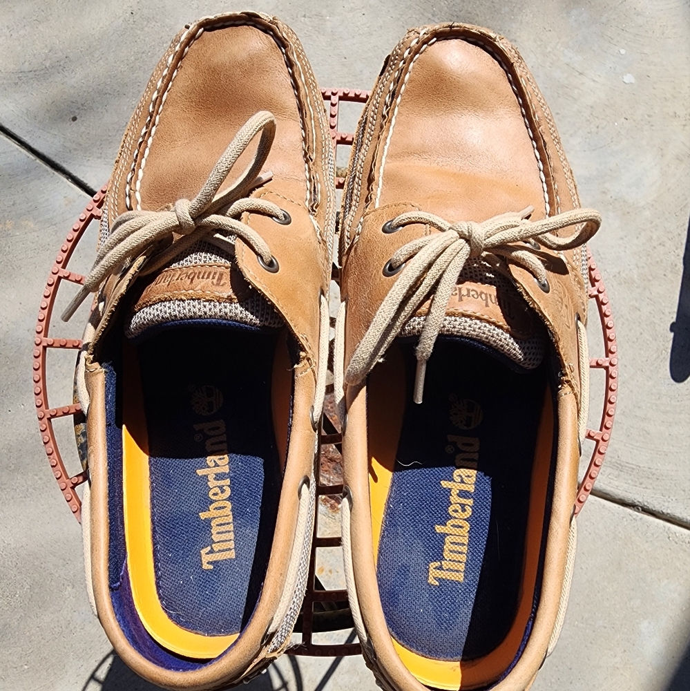 Men's Timberland 2-hole leather boat shoe.